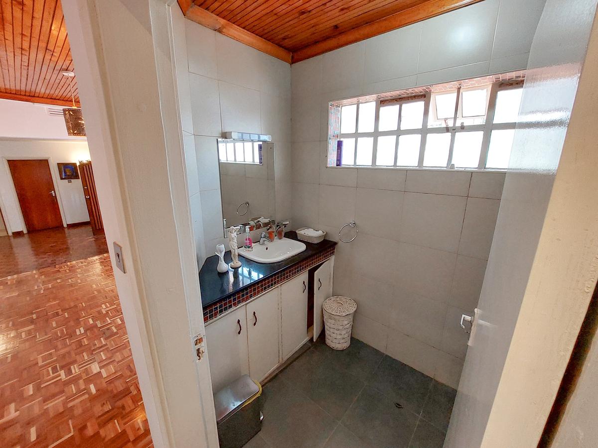 5 Bed House with En Suite in Muthaiga - 7