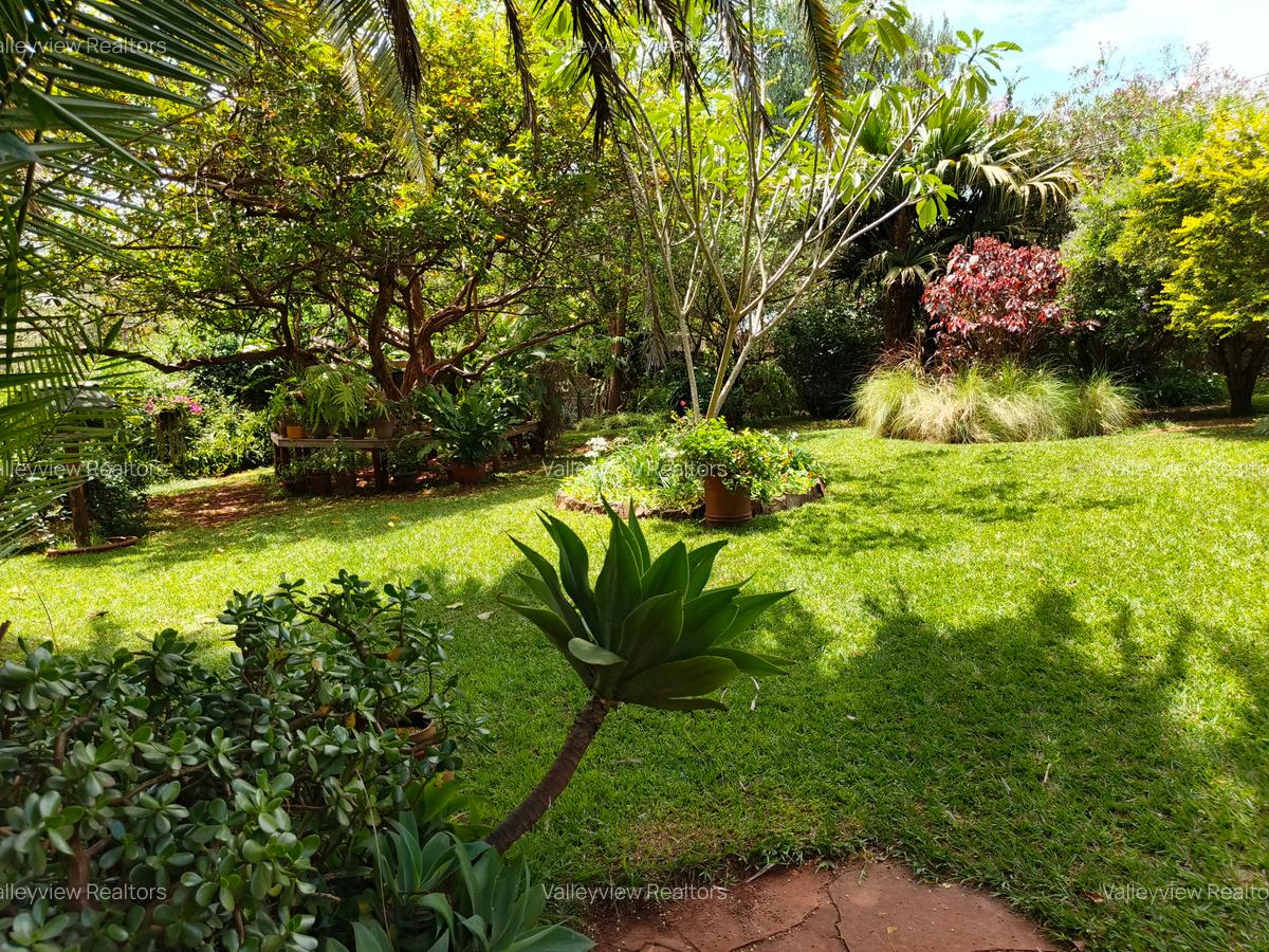 3 Bed Townhouse with En Suite at Lavington - 8