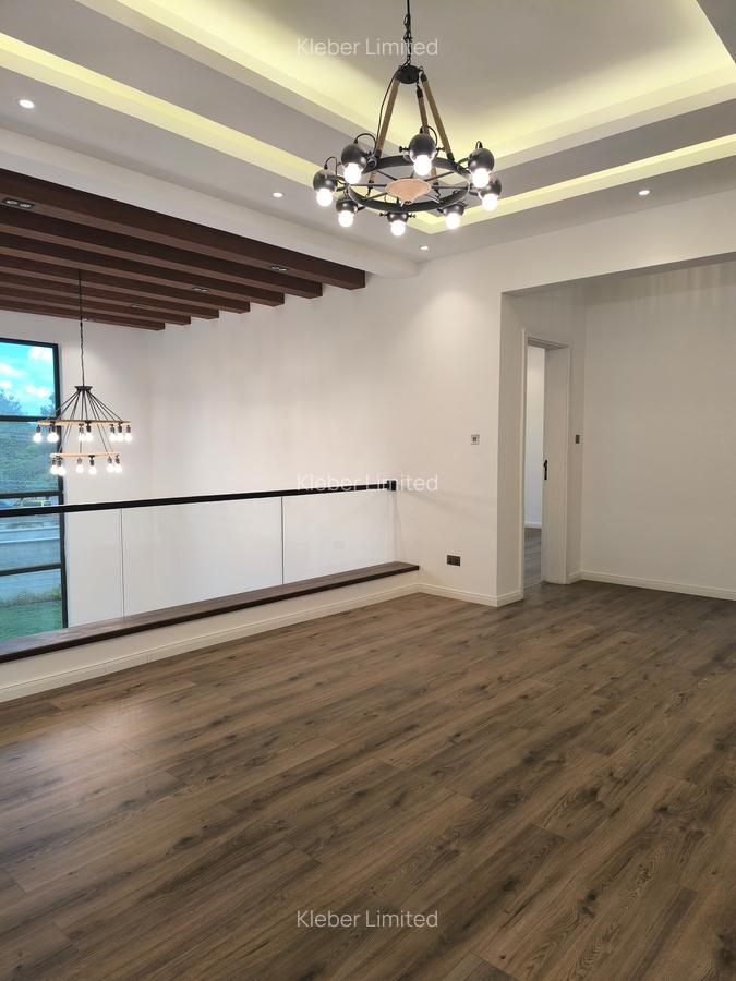 5 Bed Villa with En Suite at Lavington - 16