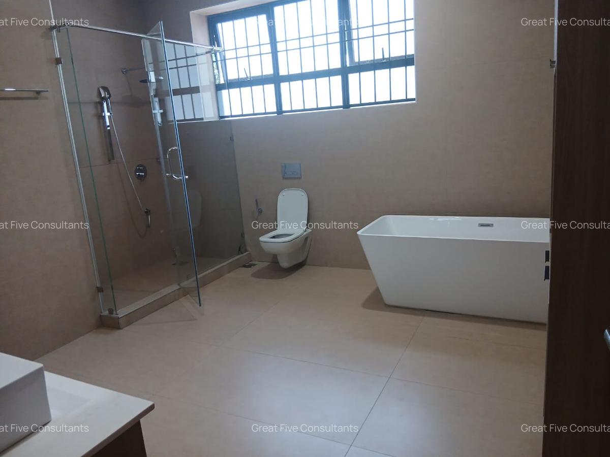 5 Bed Villa with En Suite in Kitisuru - 17