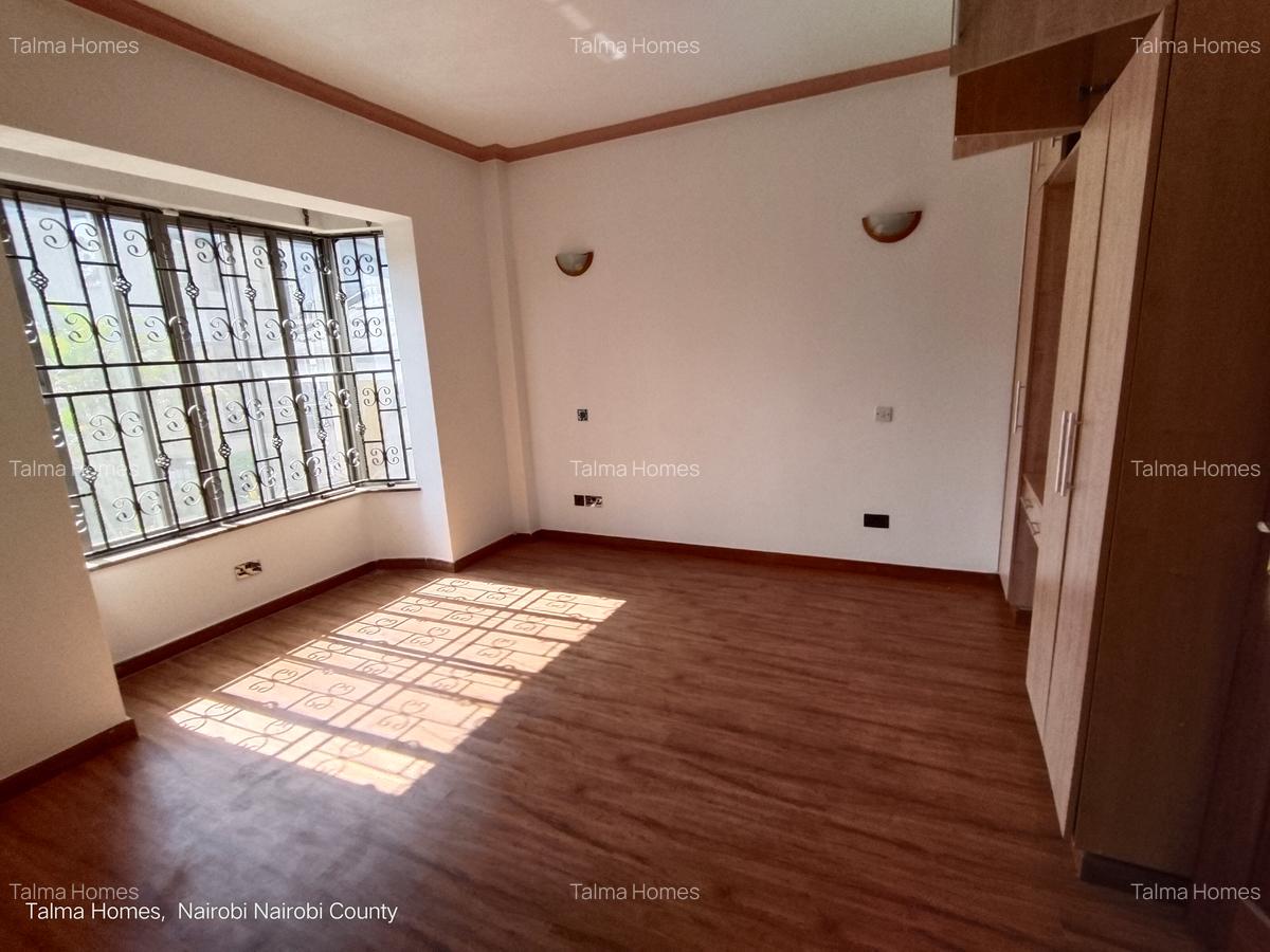 5 Bed Townhouse with En Suite at Westlands - 19