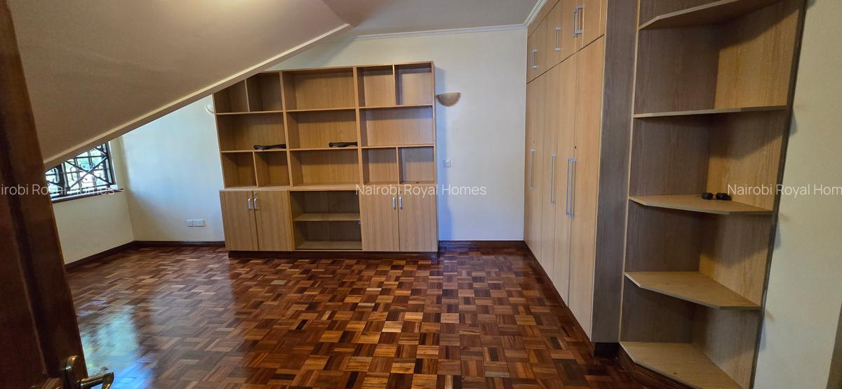 5 Bed Townhouse with En Suite at Lavington Road - 11