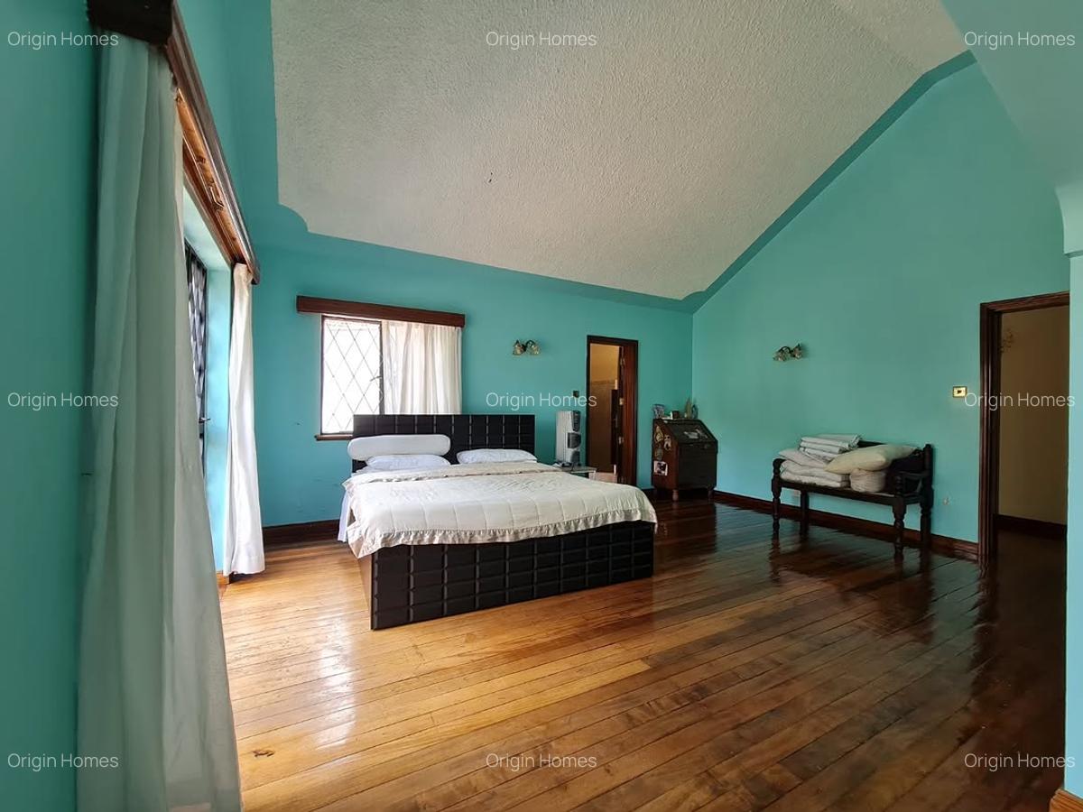 5 Bed House with En Suite at Nyari - 8