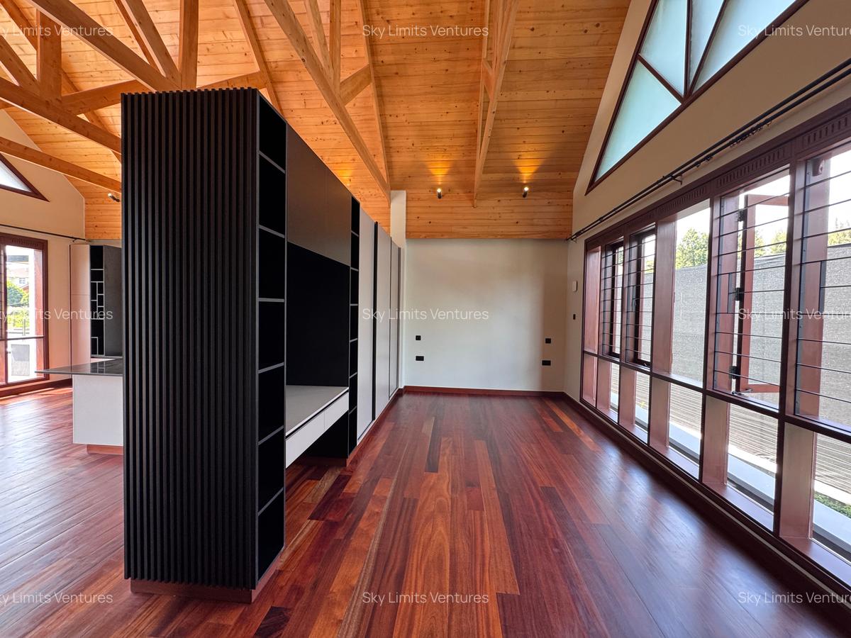 5 Bed Villa with En Suite in Runda - 19