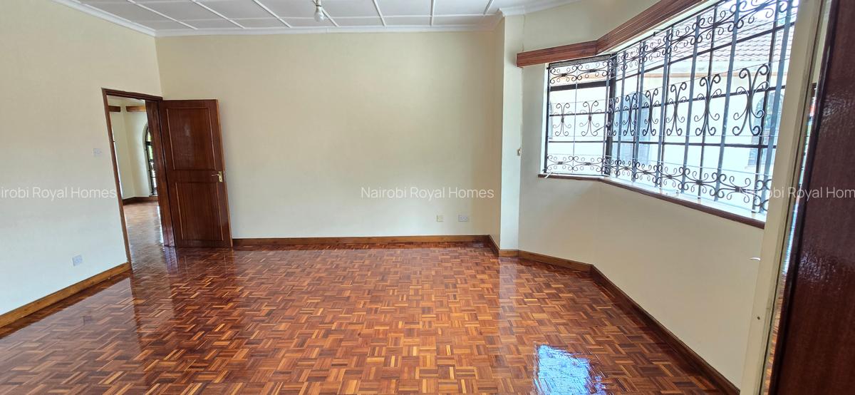 4 Bed Townhouse with En Suite at Lavington Green - 13