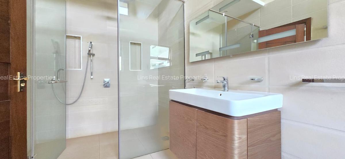 6 Bed Townhouse with En Suite in Lower Kabete - 8