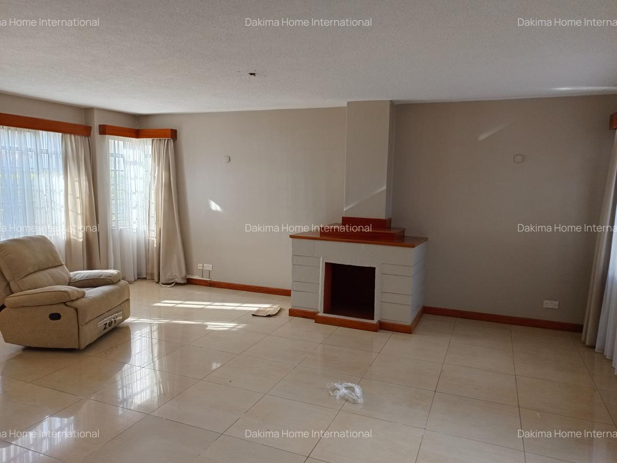 4 Bed Townhouse with En Suite in Spring Valley - 5