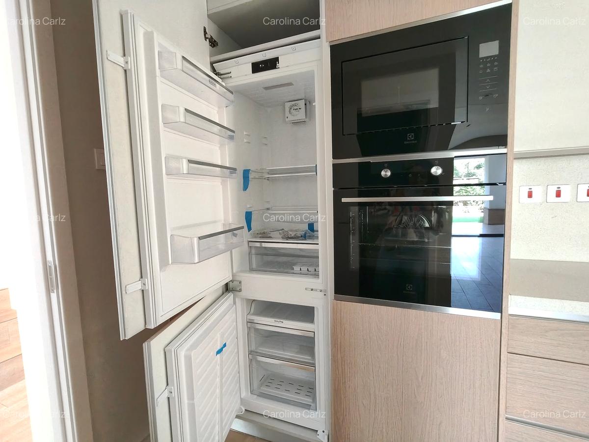 5 Bed House with En Suite at Kyuna - 18