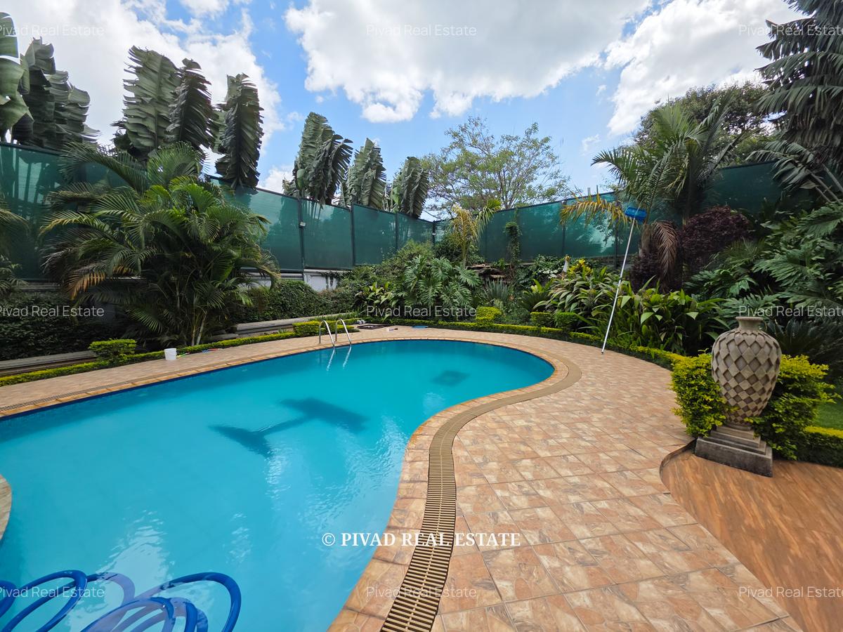5 Bed Townhouse with Swimming Pool in Runda - 14