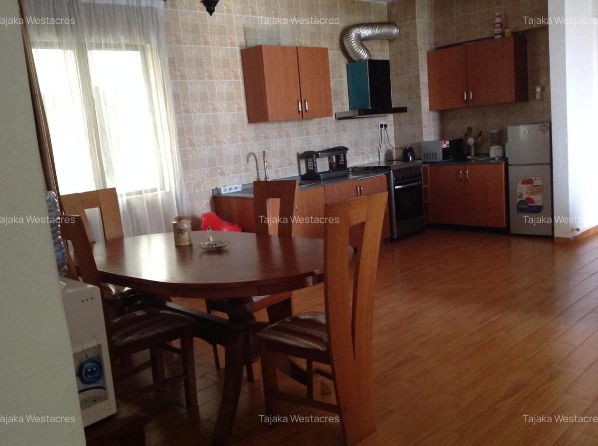 Serviced 2 Bed Apartment with En Suite at Rose Avenue - 1