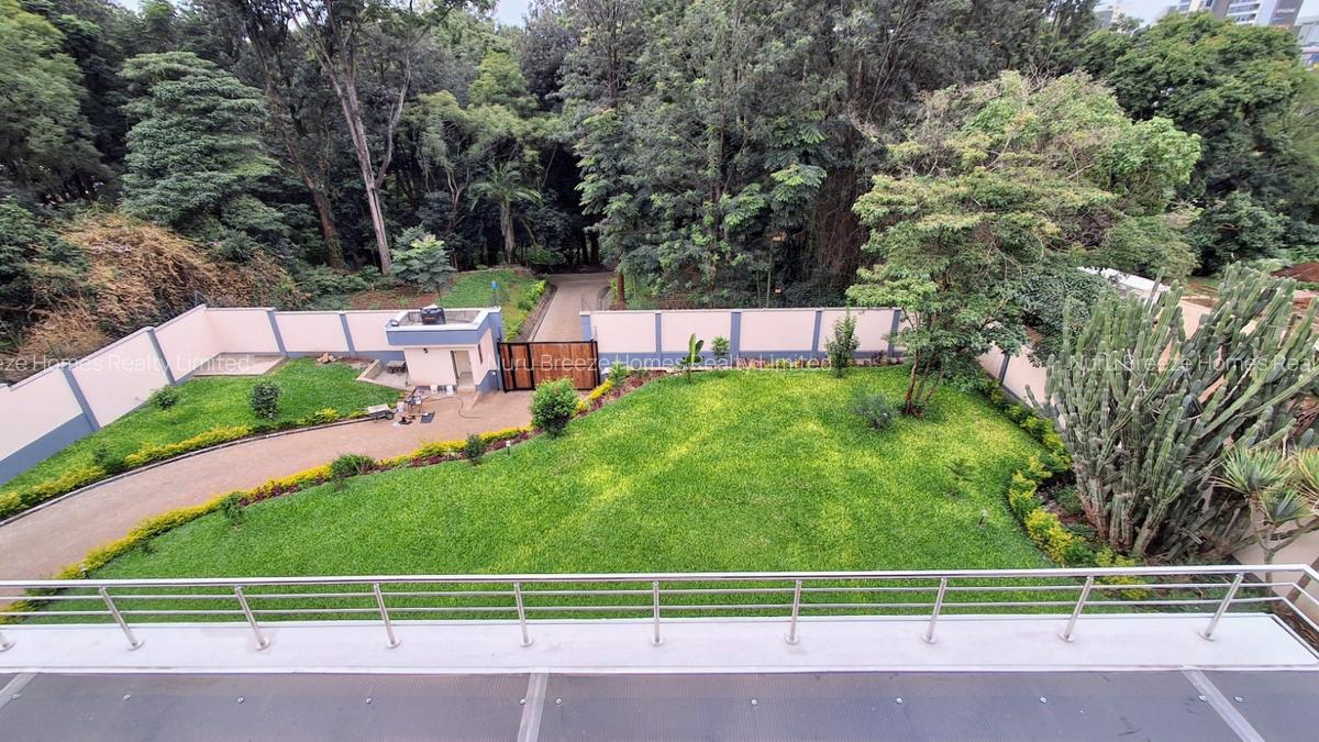 4 Bed House with En Suite in Rosslyn - 4