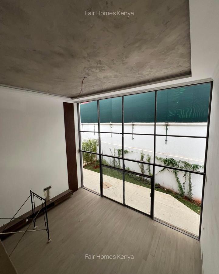 5 Bed Townhouse with En Suite at Lavington Green - 8