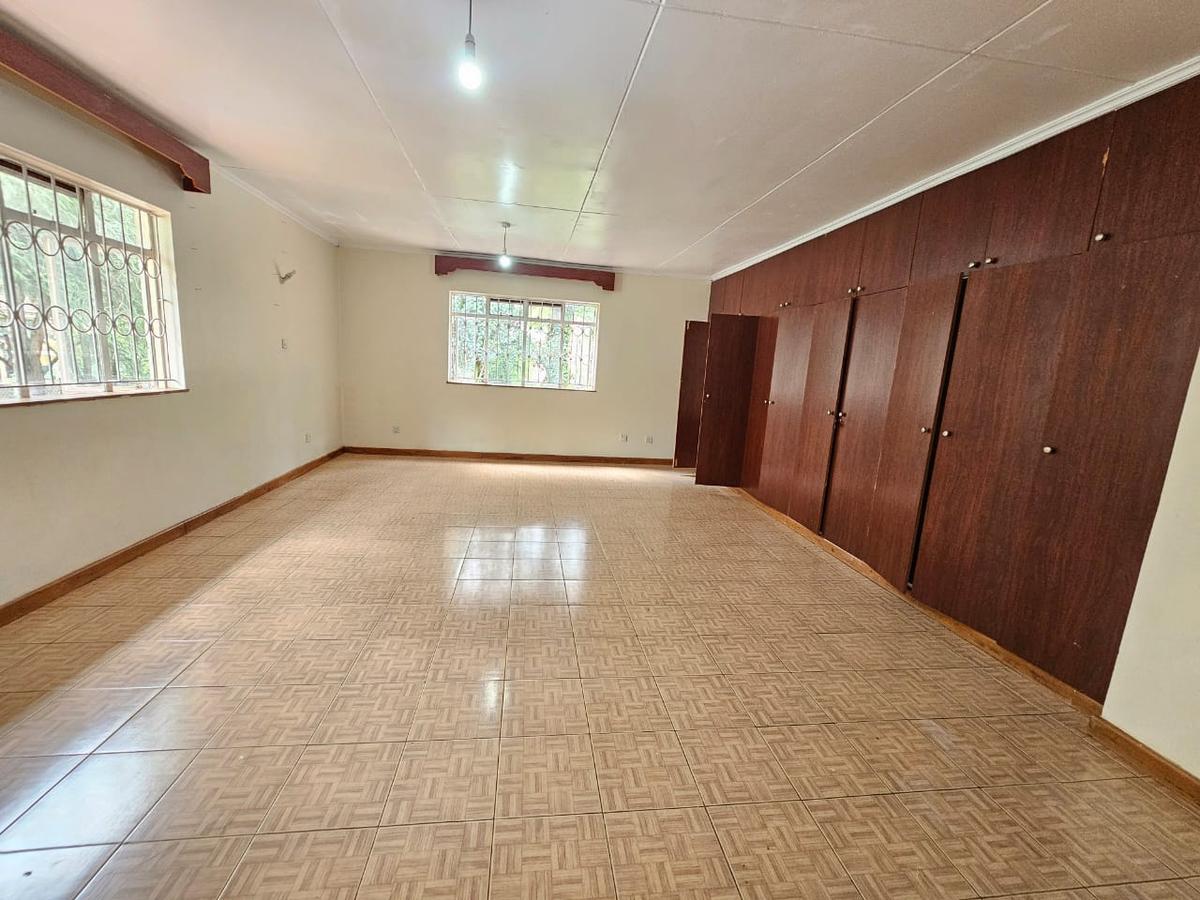 4 Bed Townhouse with En Suite in Lavington - 8