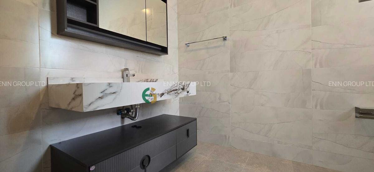 3 Bed Apartment with Swimming Pool in Riverside - 14