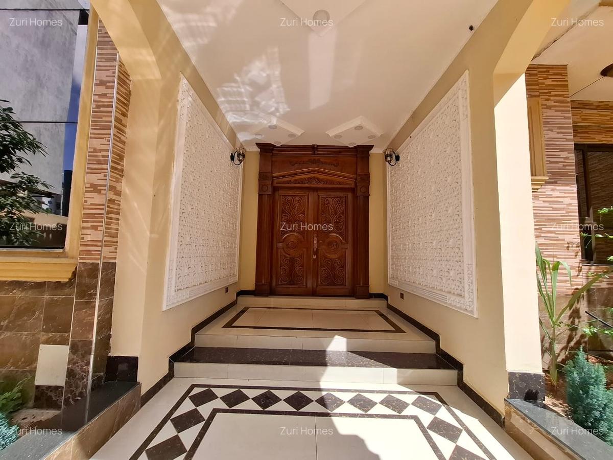 5 Bed Townhouse with En Suite in Lavington - 2