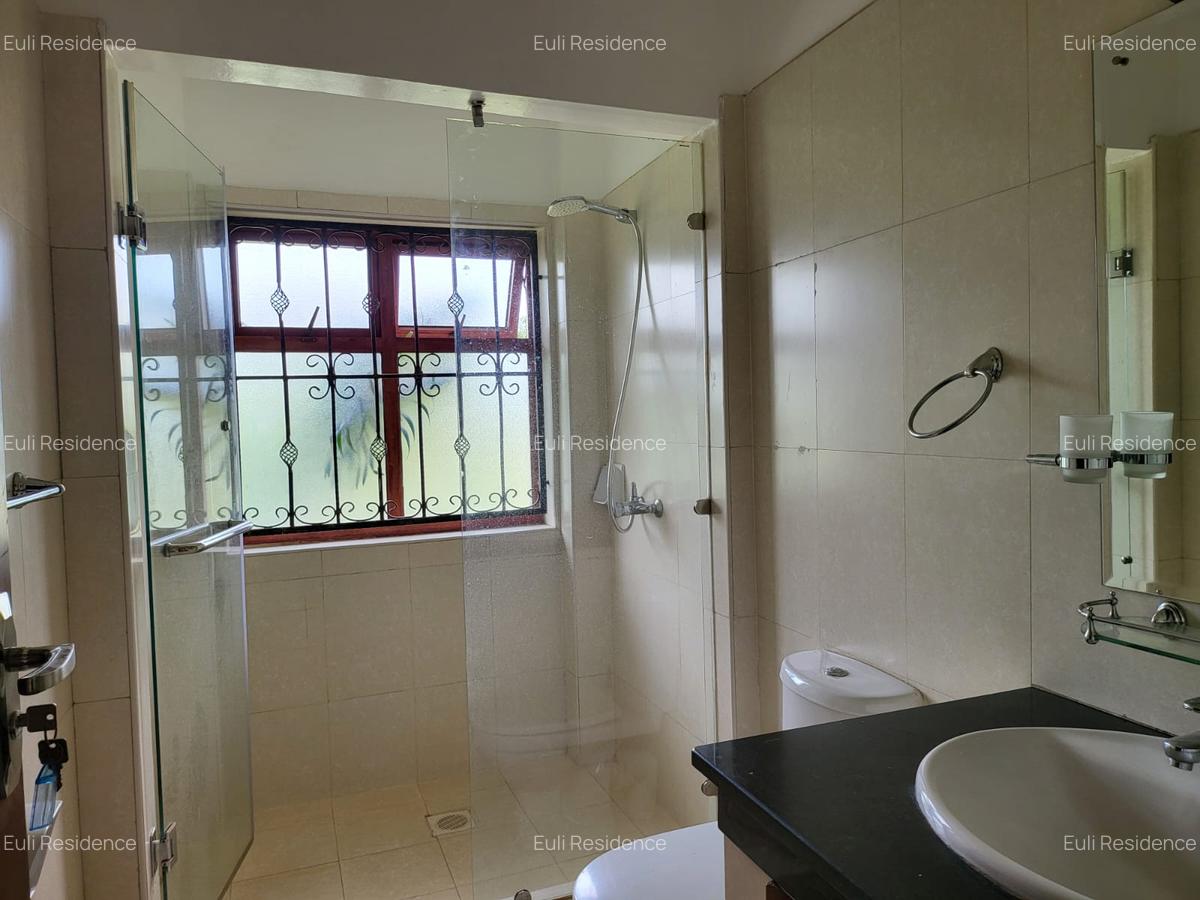 5 Bed Townhouse with En Suite at Runda Drive - 15
