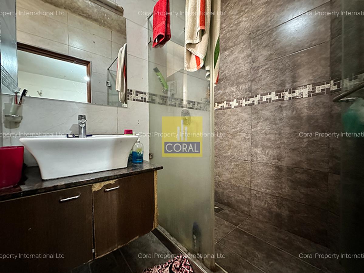 4 Bed Apartment in Parklands - 14