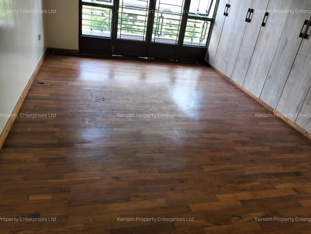 5 Bed Townhouse with En Suite in Runda - 18