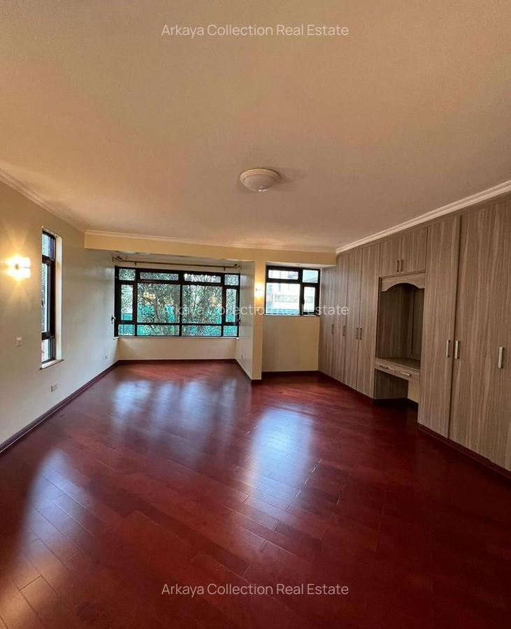 5 Bed House with En Suite in Lavington - 6