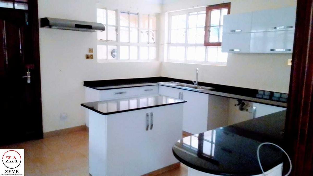 4 Bed Townhouse with En Suite at Spring Valley - 3