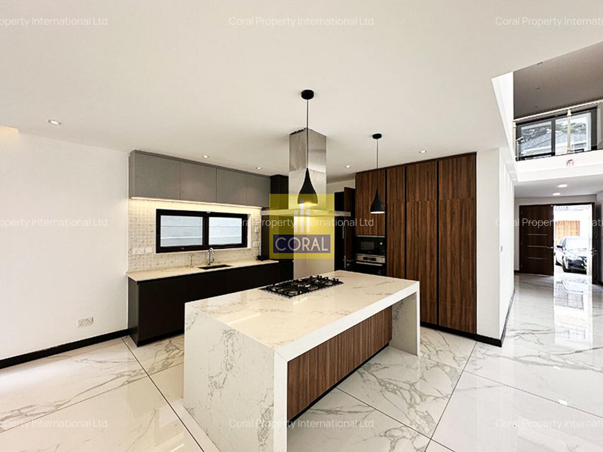 5 Bed Townhouse with En Suite in Westlands Area - 4