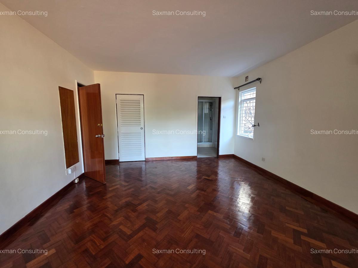 4 Bed House with En Suite in Runda - 7