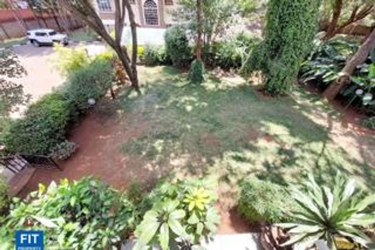 5 Bed Townhouse with En Suite at Lavington Green - 13