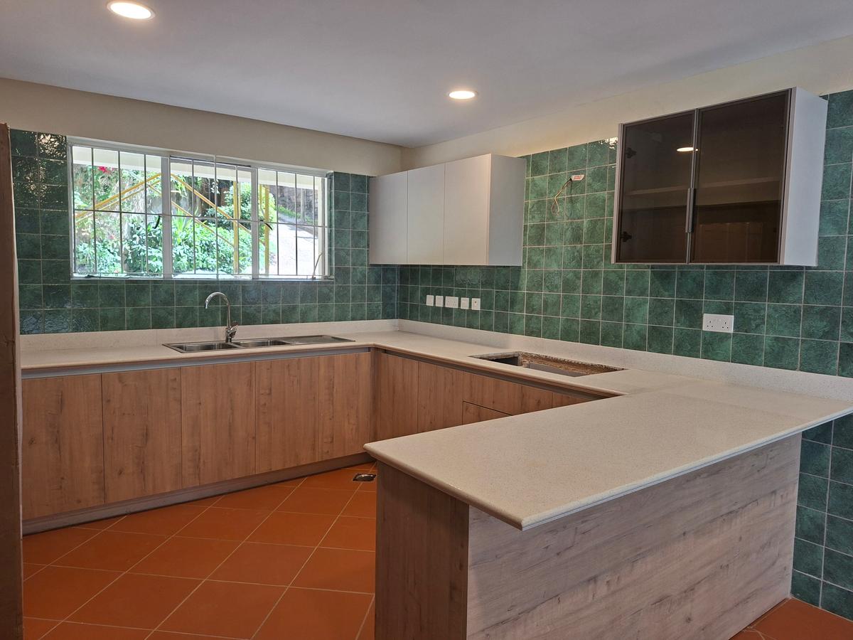 4 Bed Townhouse with En Suite at Off Peponi Rd - 7