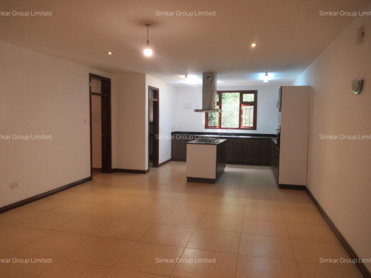 3 Bed Apartment with En Suite at Riverside Drive - 8