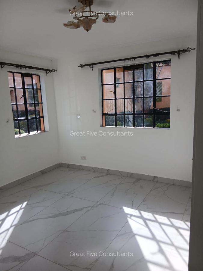 5 Bed Villa with En Suite in Nyari - 17