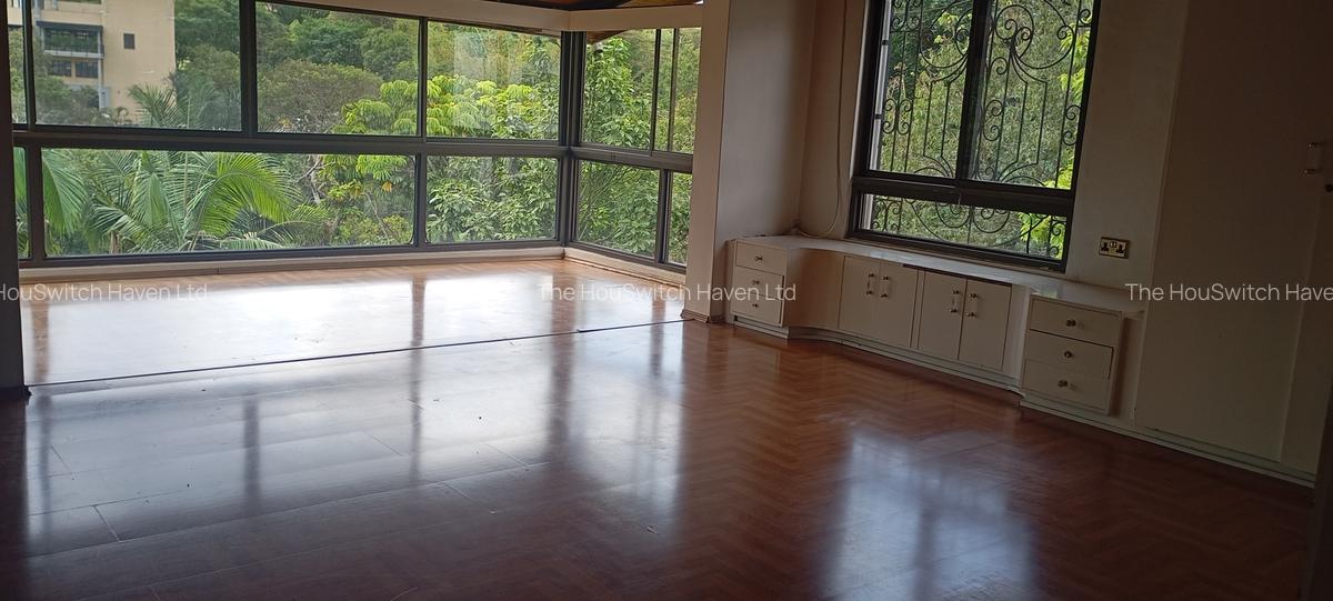 6 Bed House with En Suite at Off Un Avenue - 17