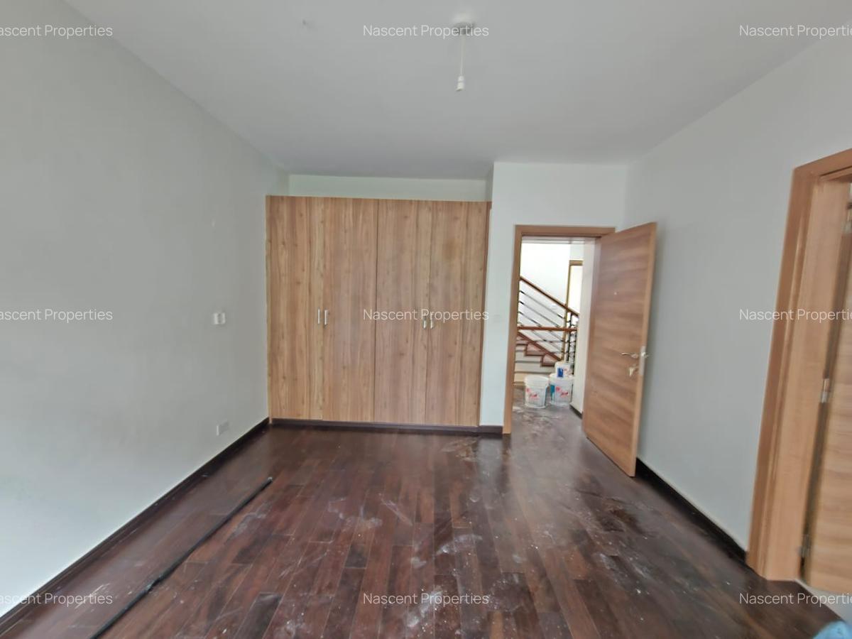 5 Bed Villa with En Suite in Lavington - 8