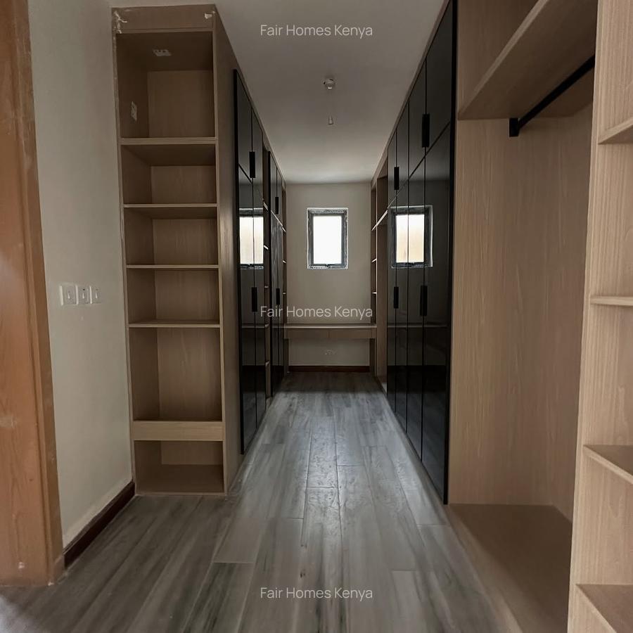 5 Bed Townhouse with En Suite at Lavington Green - 8