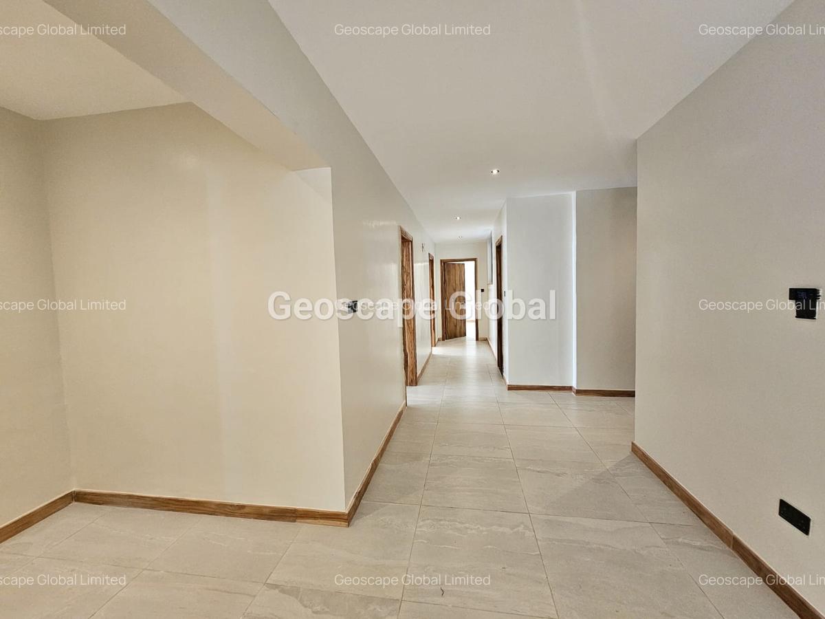 4 Bed Apartment with En Suite in Spring Valley - 9