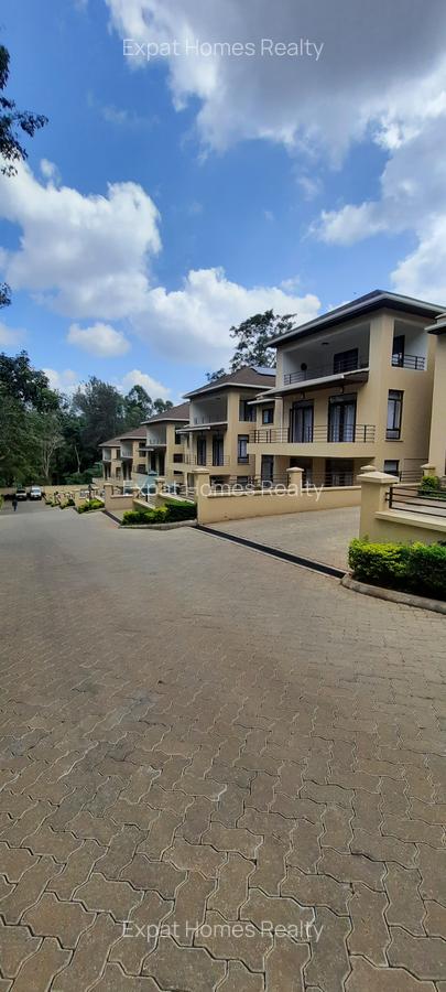 5 Bed Villa with En Suite in Lavington - 1