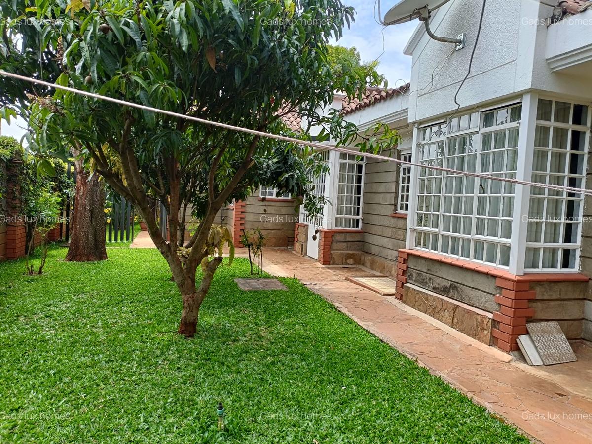 3 Bed Townhouse with En Suite at Runda - 2