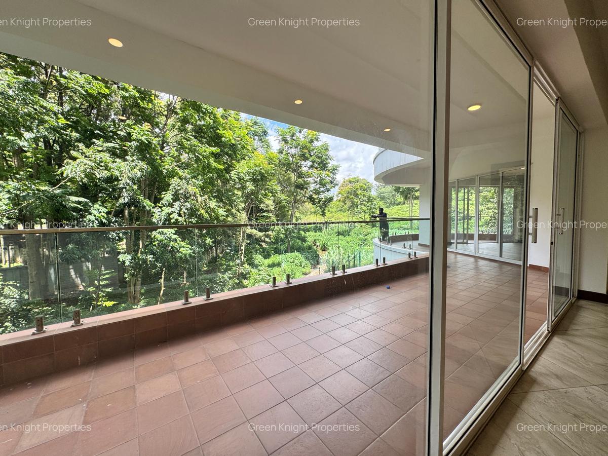 Serviced 4 Bed Apartment with En Suite in Parklands - 15