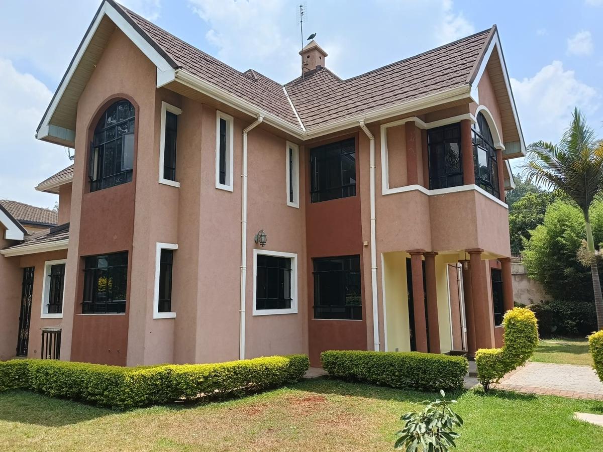 4 Bed Townhouse with En Suite at Lavington - 1