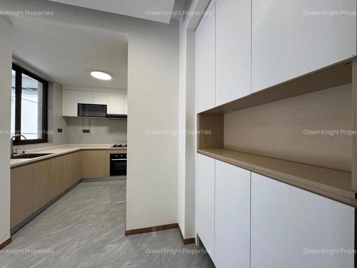 Serviced 2 Bed Apartment with En Suite in Riverside - 2