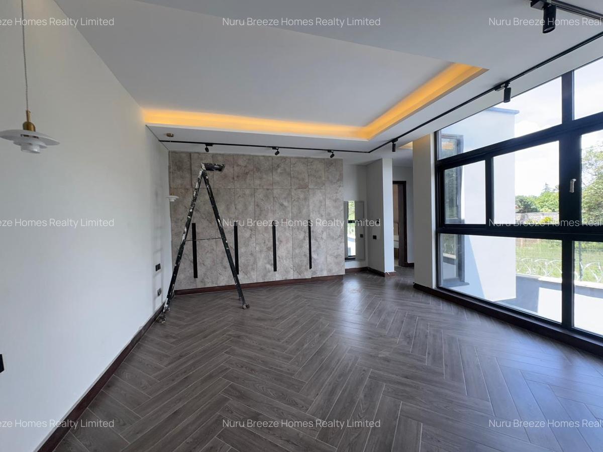 5 Bed Villa with En Suite in Nyari - 13