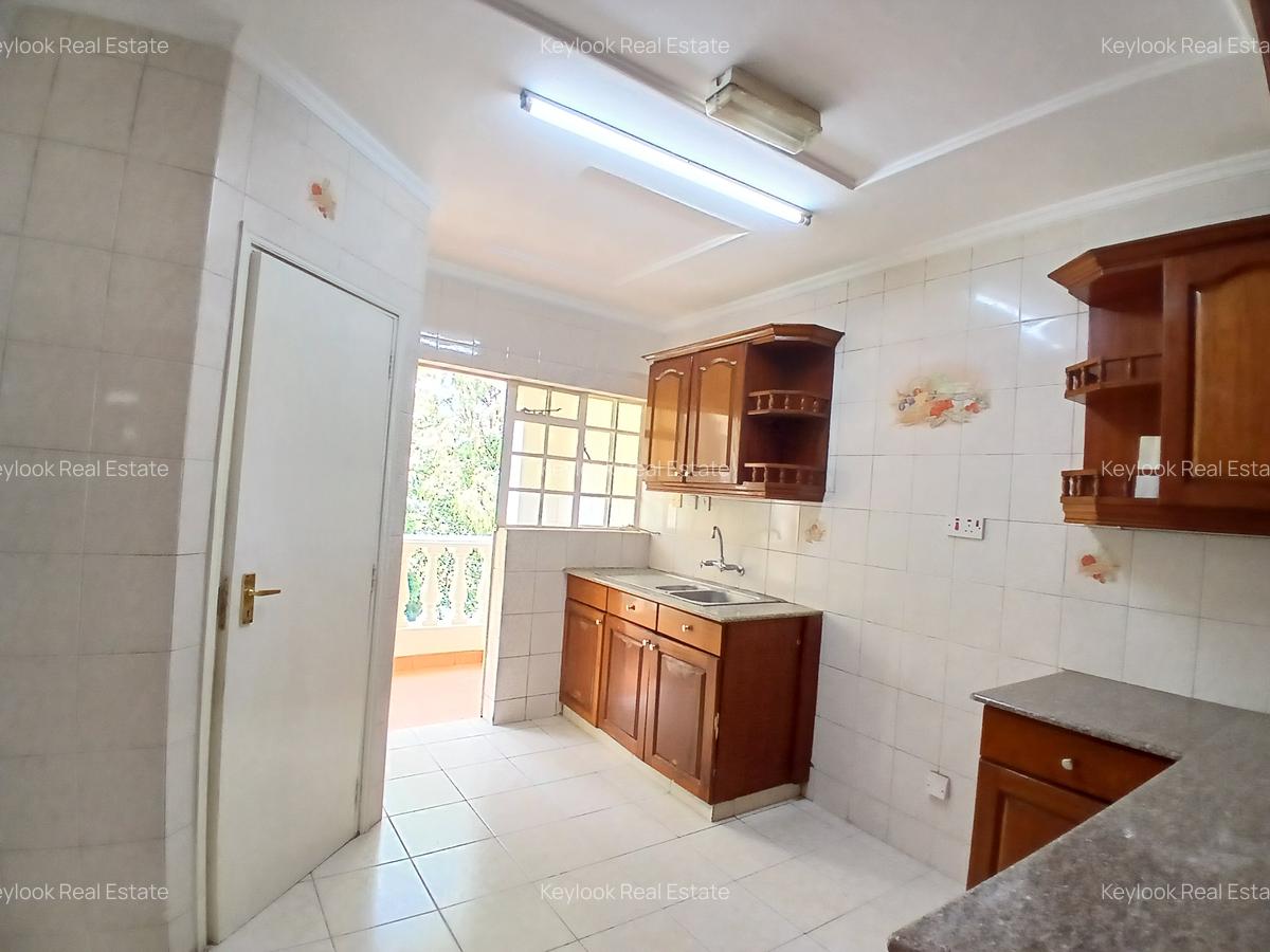 4 Bed Townhouse with En Suite at Lavington - 7