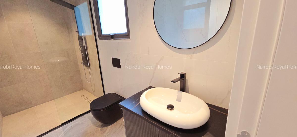 5 Bed House with En Suite at Lavington Road - 13