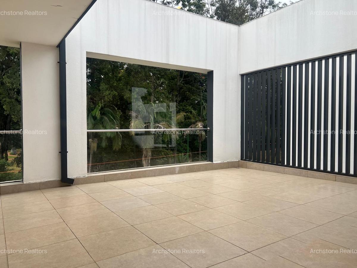 5 Bed Townhouse with En Suite in Kyuna - 10