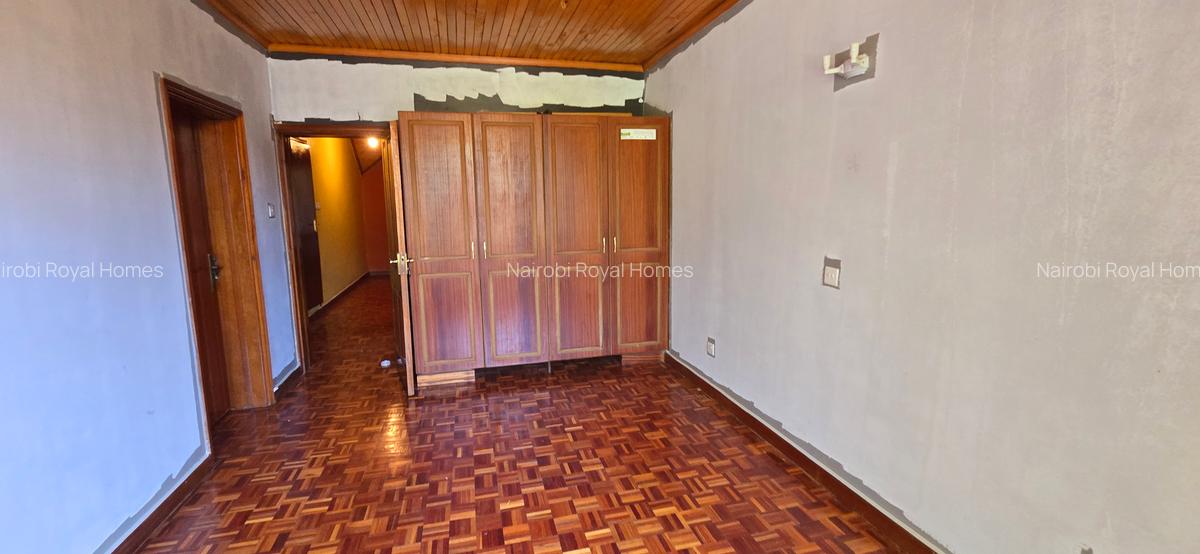6 Bed Townhouse with En Suite at Kabasiran Avenue - 11