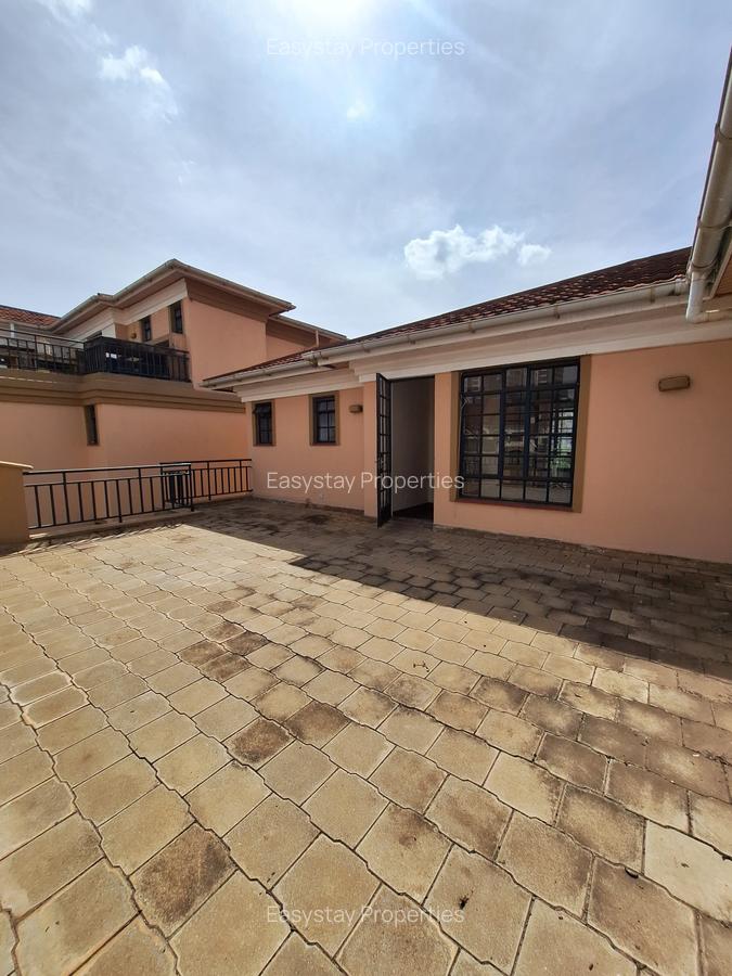 3 Bed Apartment with En Suite in Riverside - 1