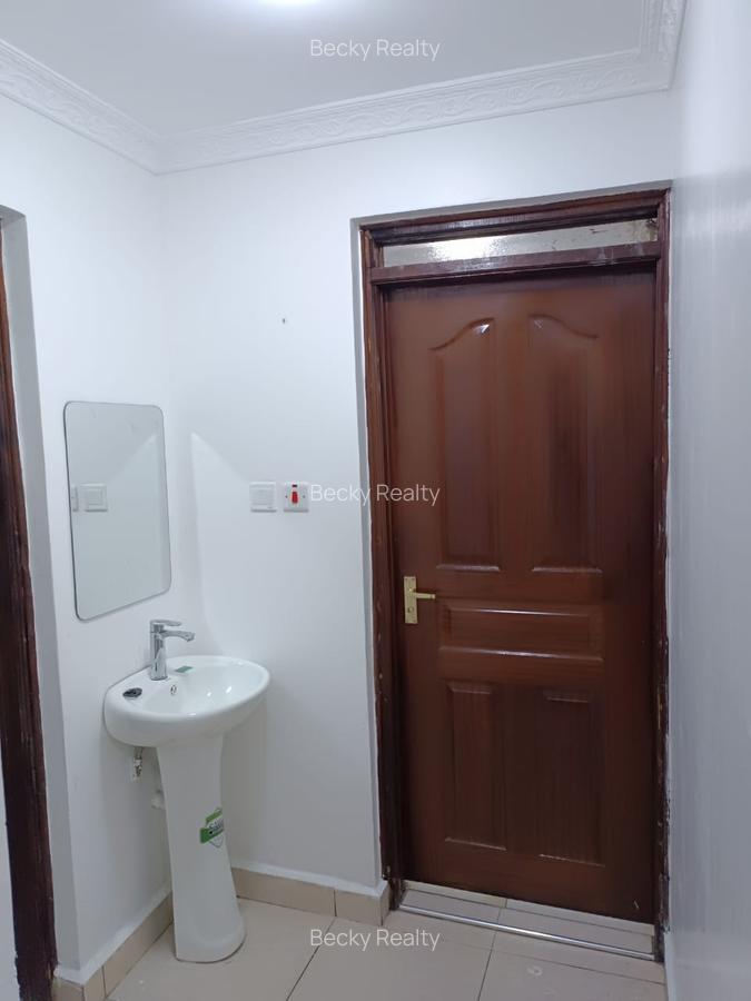 4 Bed House with En Suite at Membley - 10