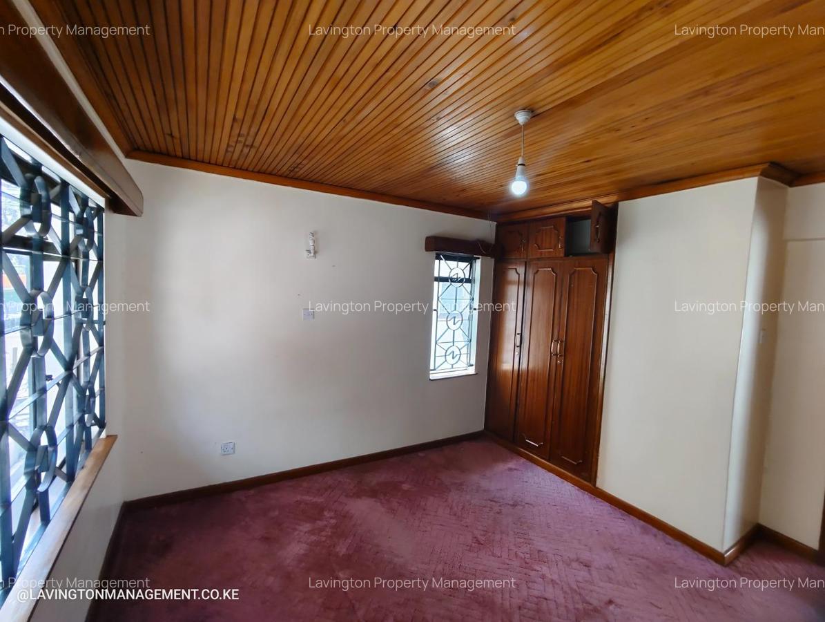 4 Bed Townhouse with En Suite at Valley Arcade - 14