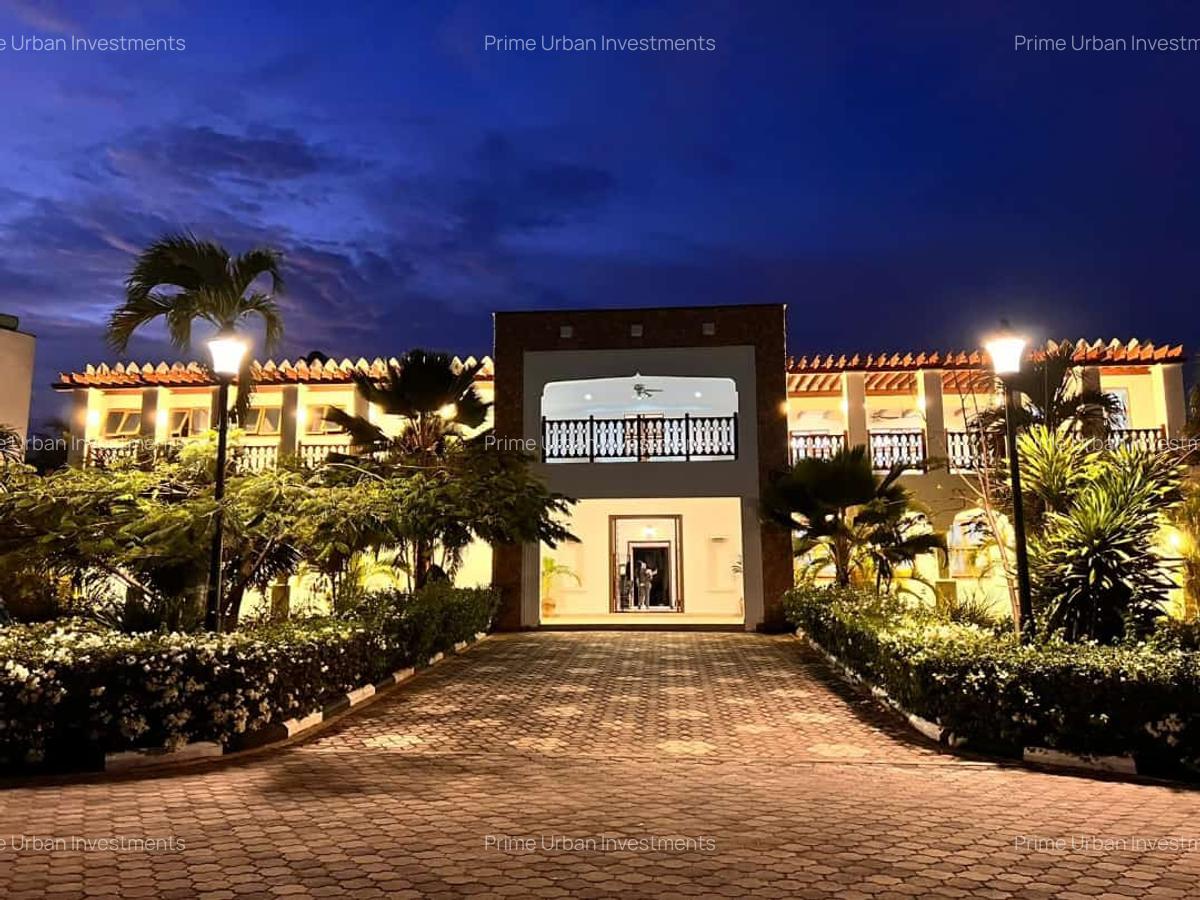 4 Bed Villa with En Suite in Kikambala - 20