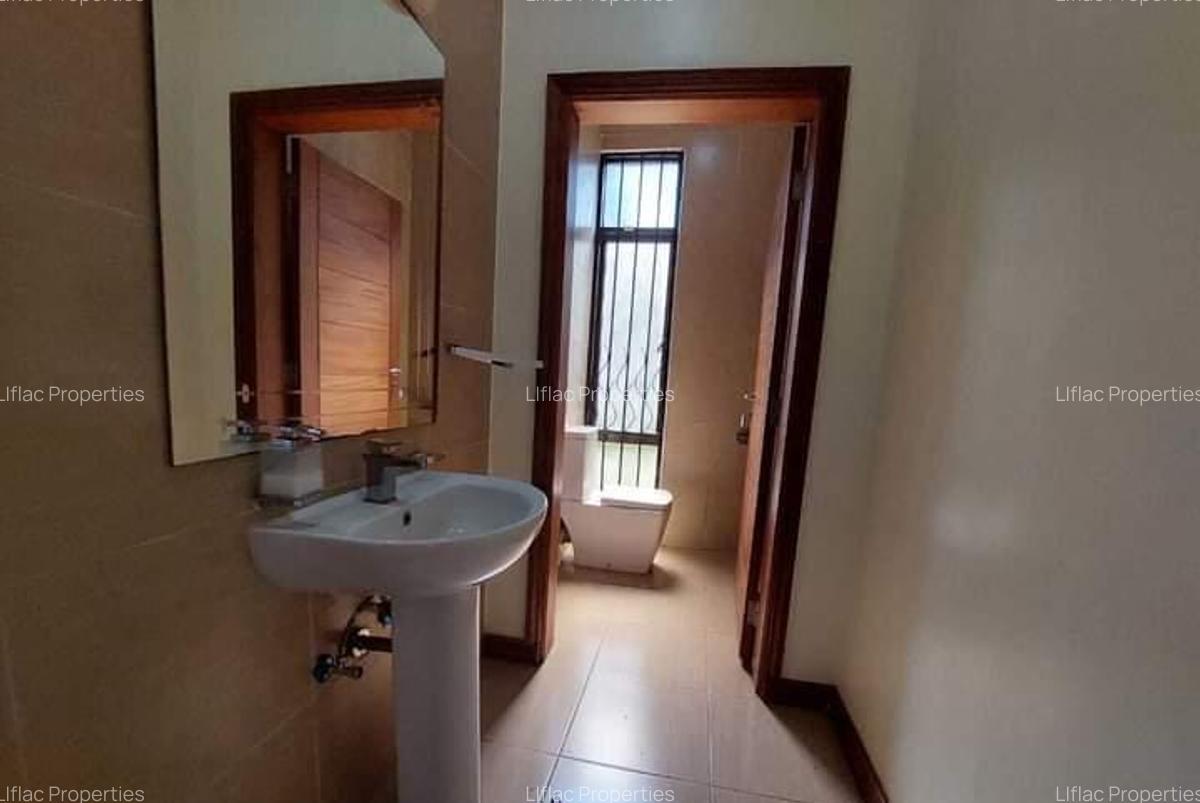 4 Bed Townhouse with En Suite in Runda - 15