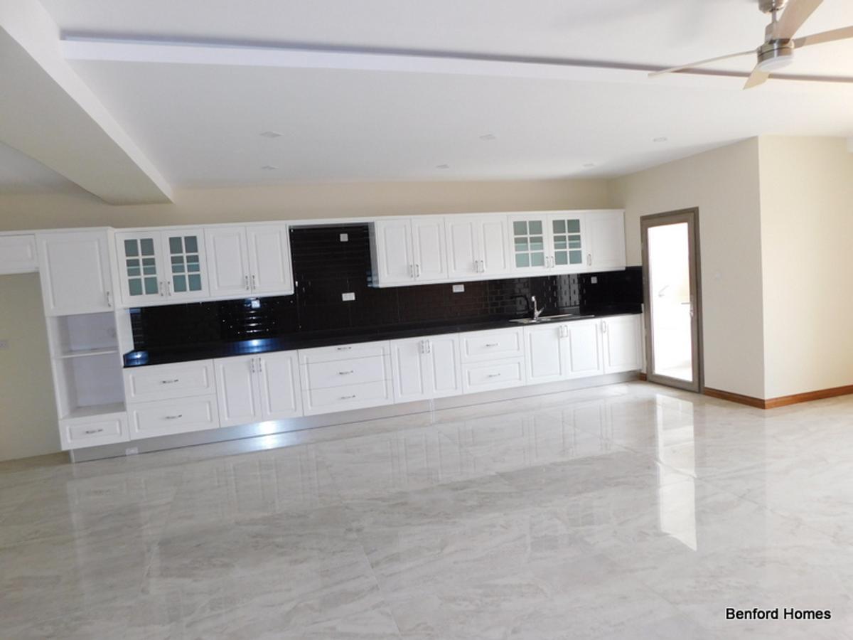 2 Bed Apartment with En Suite in Nyali Area - 5